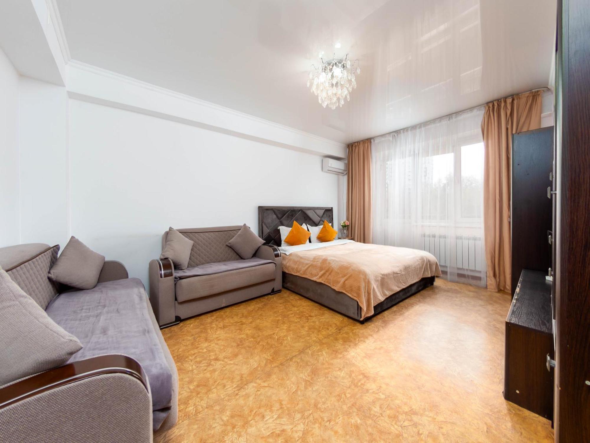 Apartment Оn Makatayeva 5 B Almaty Eksteriør bilde