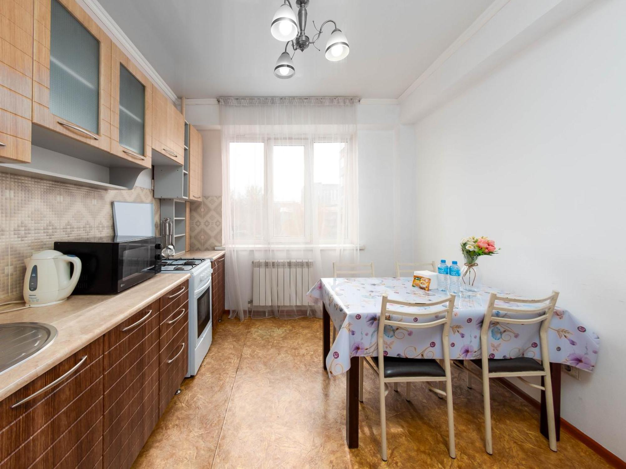 Apartment Оn Makatayeva 5 B Almaty Eksteriør bilde